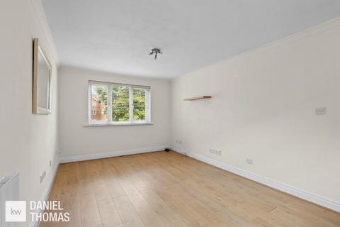 73 Howard Close, Waltham Abbey, EN9 1XB
