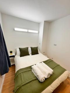 Amsterdam Road, London E14