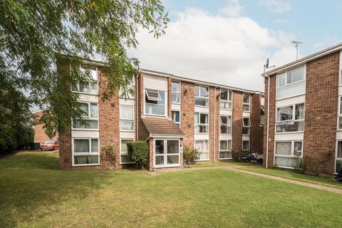 73 Oakley Close, Isleworth, TW7 4HY