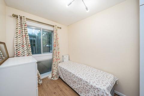 73 Oakley Close, Isleworth, TW7 4HY