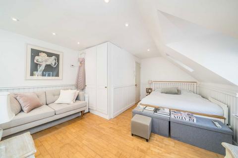 1 bedroom terraced house for sale, Gibbon Road, Kingston Upon Thames KT2