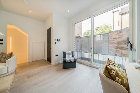2 bedroom flat for sale, Lamb Lane, London E8