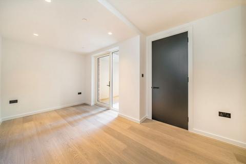 3 bedroom flat for sale, Lamb Lane, London E8