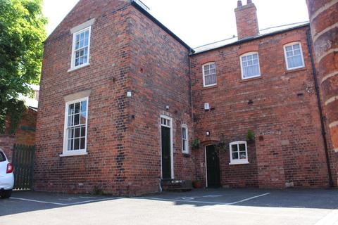 1 bedroom semi-detached house to rent, Northgate, Newark, Notts, NG24