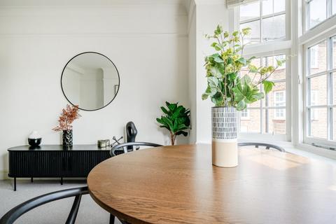 2 bedroom flat for sale, St. James's Court, Grove Crescent, Kingston upon Thames, KT1