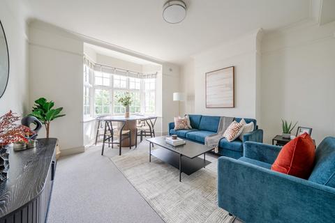 2 bedroom flat for sale, St. James's Court, Grove Crescent, Kingston upon Thames, KT1