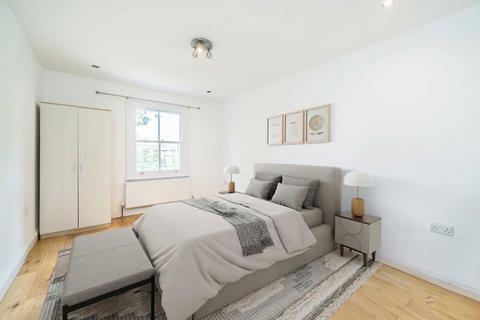 3 bedroom flat for sale, Buckleigh Road, London SW16