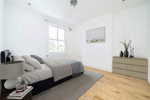 3 bedroom flat for sale, Buckleigh Road, London SW16