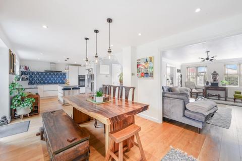 34 Elmwood Drive, Epsom, KT17 2NN