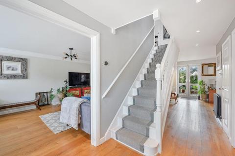 34 Elmwood Drive, Epsom, KT17 2NN