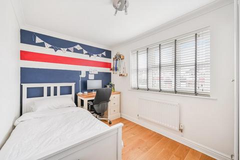 34 Elmwood Drive, Epsom, KT17 2NN