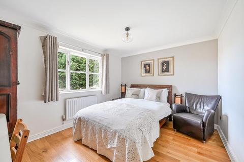 34 Elmwood Drive, Epsom, KT17 2NN