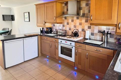 3 bedroom bungalow for sale, Travis Close, Doncaster DN7