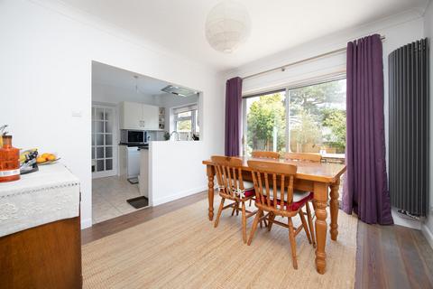 43 Heddington Close, Trowbridge, BA14 0LH