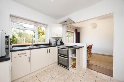 43 Heddington Close, Trowbridge, BA14 0LH