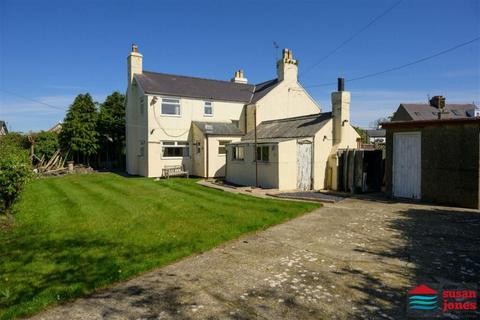 3 bedroom detached house for sale, Lon Uchaf, Pwllheli LL53