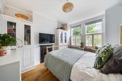 2 bedroom flat for sale, Brookwood Road, London, SW18