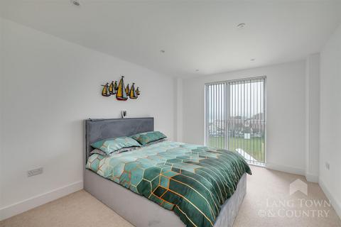 2 bedroom apartment to rent, Mount Wise Crescent, Plymouth PL1