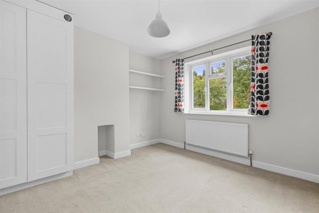 93 Southfield Road, HP13 5 LB-1.jpg
