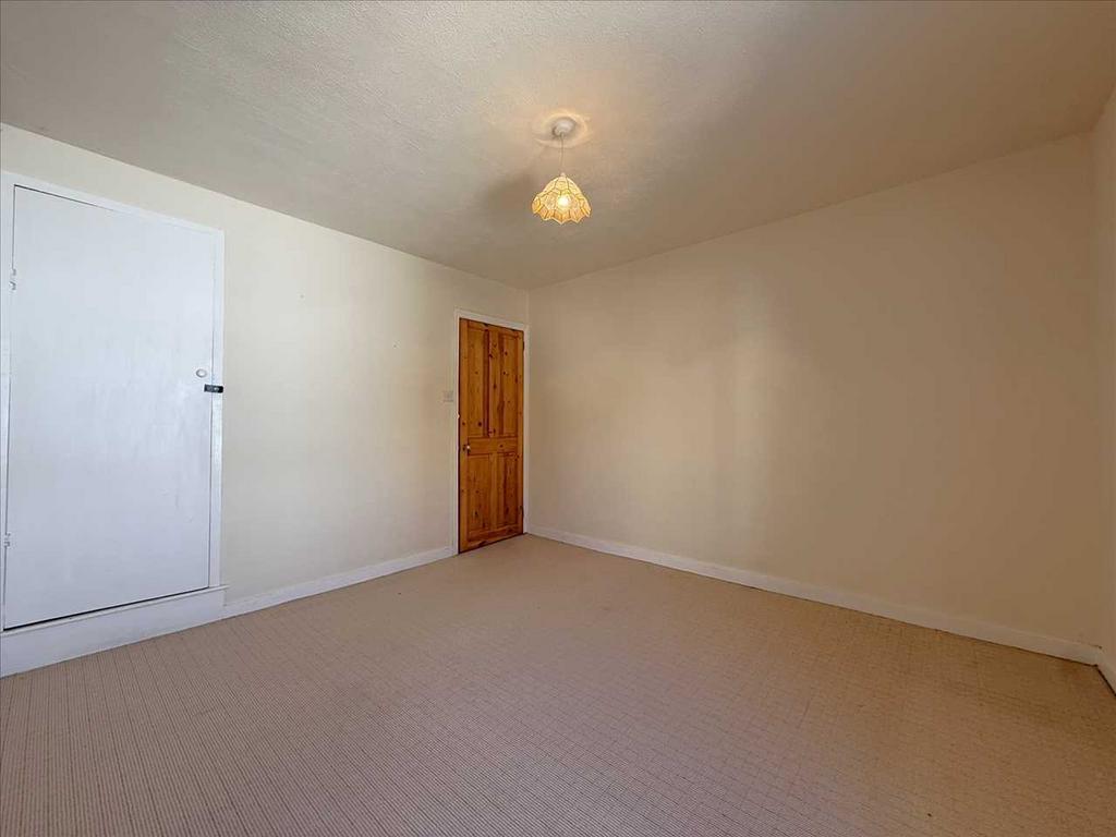 Bedroom (Rear)