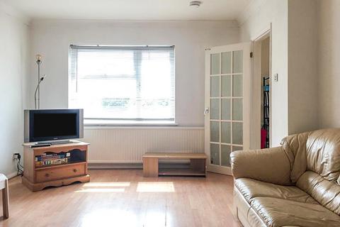 16 Westerham Close, Canterbury, CT2 7TZ