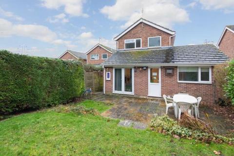 16 Westerham Close, Canterbury, CT2 7TZ