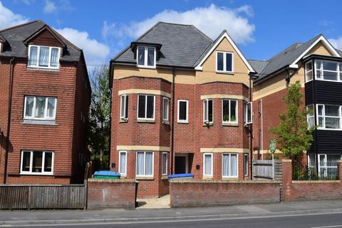 2 bedroom flat to rent, Bullar Road, Bitterne Park, SO18