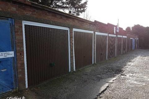 Garage to rent, Aldin Avenue South, Slough SL1