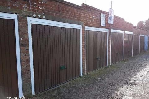Garage to rent, Aldin Avenue South, Slough SL1