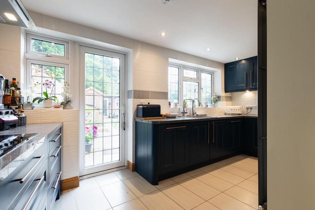 Kitchen-3.jpg