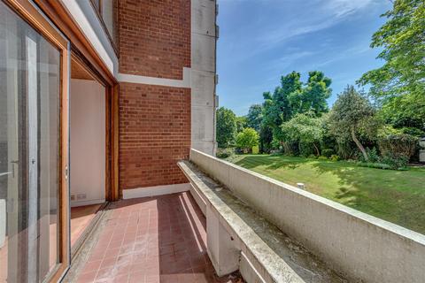 1 bedroom flat for sale, Southwood Park, Highgate, London, N6