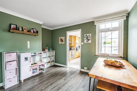 9 Rectory Lane, Ashtead, KT21 2BA
