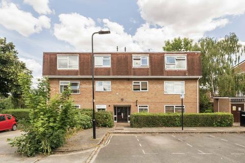 Rowan Close, London W5