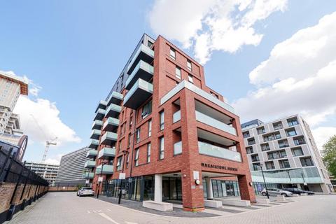 1 bedroom flat to rent, Chiswick High Road, London W4