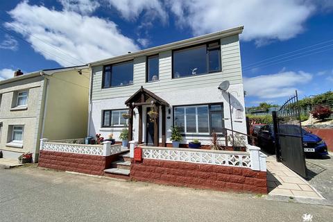 4 bedroom detached house for sale, Heol Smyrna, Llangain, Carmarthen