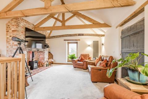 3 bedroom barn conversion for sale, Aylsham Road, Felmingham