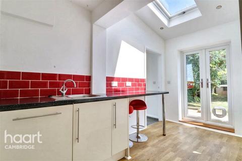 3 bedroom terraced house to rent, Carlton Way, Cambridge