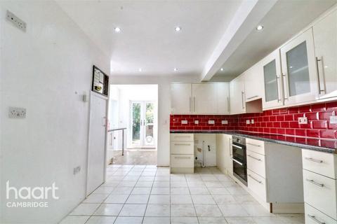 3 bedroom terraced house to rent, Carlton Way, Cambridge