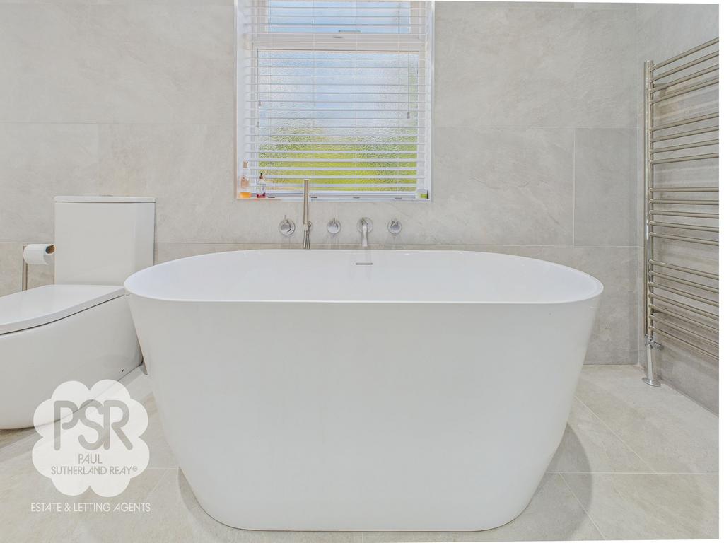 Family Bathroom - Freestanding Porcelain Bathtub