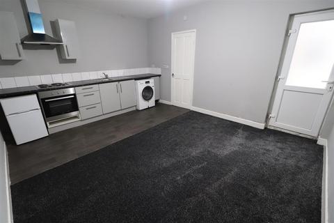 Studio to rent, Foleshill Road, Coventry CV6