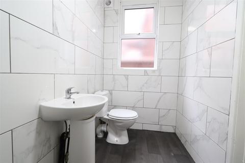 Studio to rent, Foleshill Road, Coventry CV6