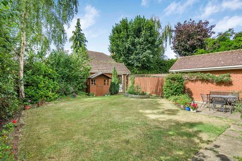 31 Arnold Way, Thame, OX9 2QA