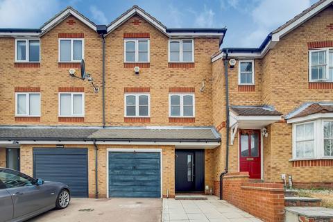 4 bedroom semi-detached house to rent, Lampeter Close, Kingsbury, London, NW9