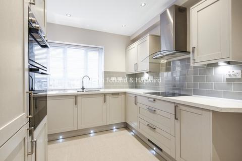 4 bedroom flat to rent, Adelaide Road, Belsize Park, London, NW3