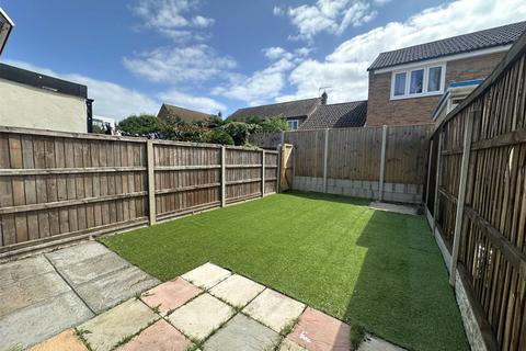 2 bedroom terraced house to rent, Pyke Court, Great Yarmouth NR30