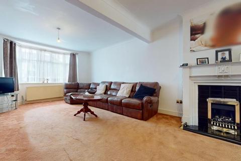 3 bedroom house to rent, Melbury Avenue, Southall UB2