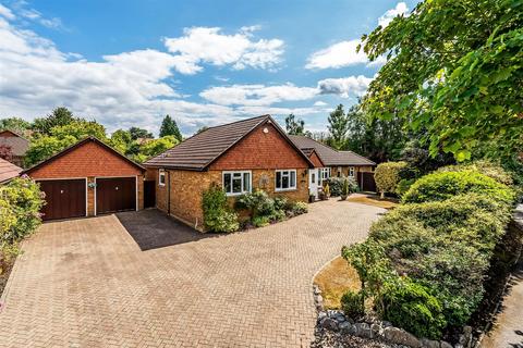 3 bedroom detached bungalow for sale, WELLS CLOSE, GREAT BOOKHAM, KT23