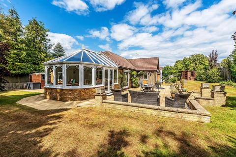 3 bedroom detached bungalow for sale, WELLS CLOSE, GREAT BOOKHAM, KT23