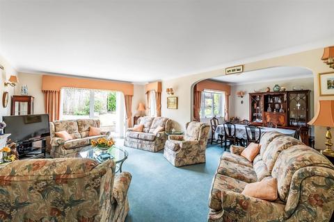 3 bedroom detached bungalow for sale, WELLS CLOSE, GREAT BOOKHAM, KT23