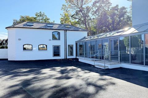 Office to rent, 116 Palmerston Rd Buckhurst Hill IG9 5LQ
